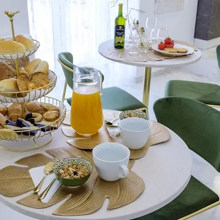 La Bella Bed & Breakfast *