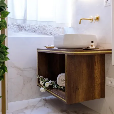 Bed & Breakfast La Bella 4*