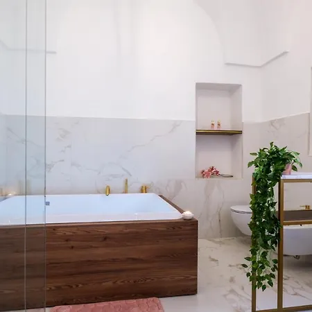 La Bella Bed & Breakfast 4*